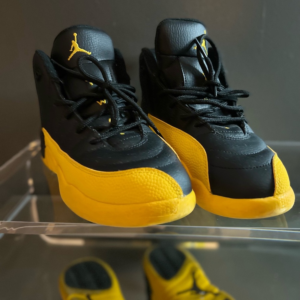 Jordan 12 Retro - Like new worn 5 or 6 times max.